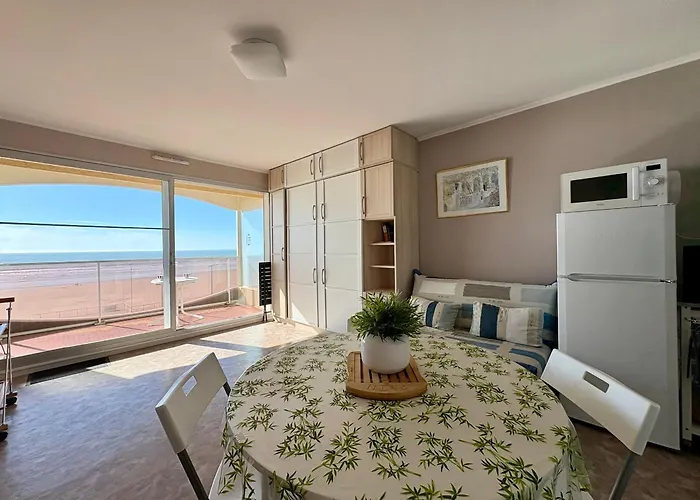 Lumineux Avec Balcon Face à La Et Parking Privé - Fr-1-323-450 *